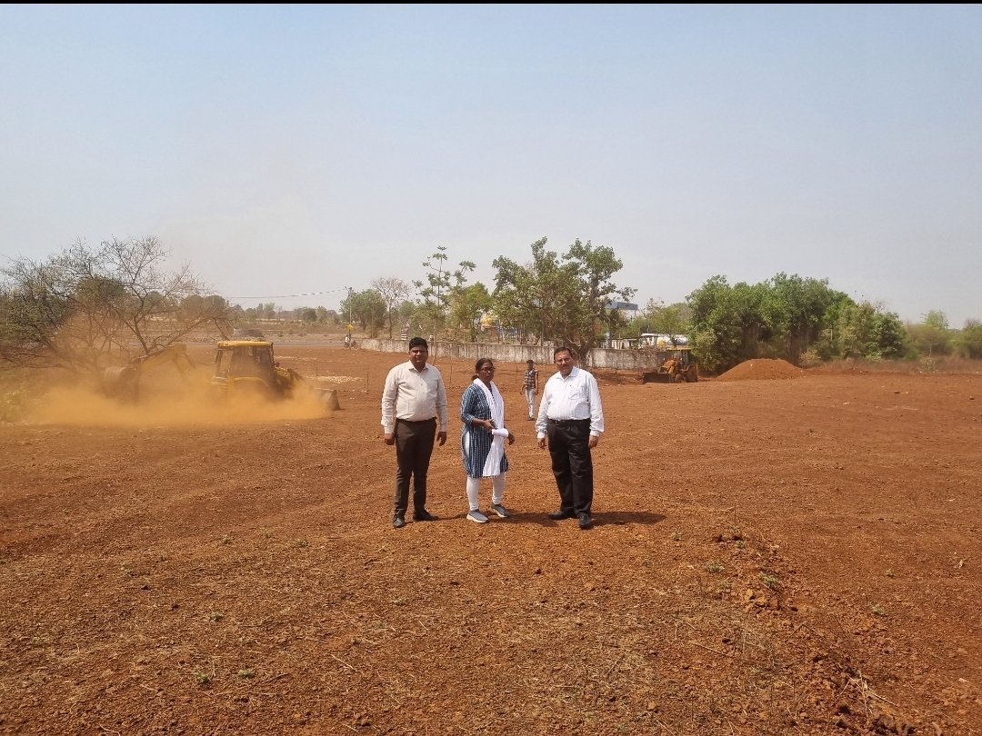 भू माफिया के हौसले बुलंद, शासकीय नदी पर ही कर लिया अतिक्रमण, दो जेसीबी चला कर प्रशासन ने नदी को बचाया, लाल मिट्टी डालकर नदी को कर दिया था बंद