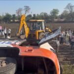 आगर मालवा में यात्री बस पलटी, एक की मौत 15 से अधिक यात्री घायल जिसमे तीन से अधिक गंभीर घायल !