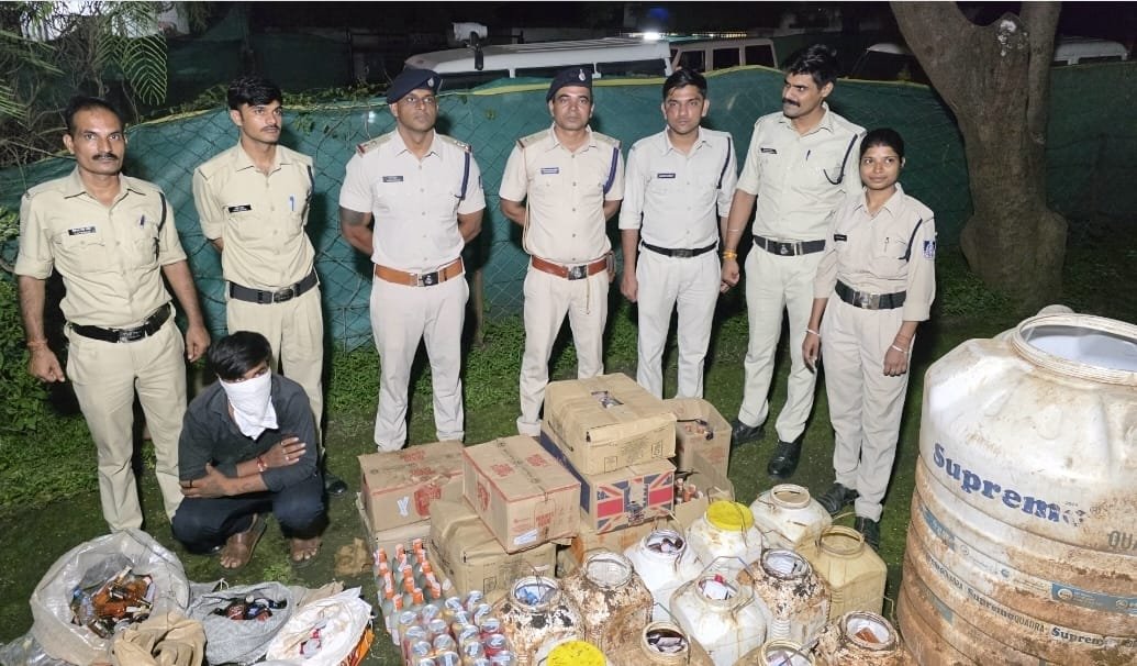 ढाबे की आड़ में जमीन में गड्ढा खोद छुपा रखी थी अवैध शराब, आबकारी विभाग ने की 1.20 लाख की शराब जब्त, ढाबे की आड़ में शराब तस्करी का कामकाज